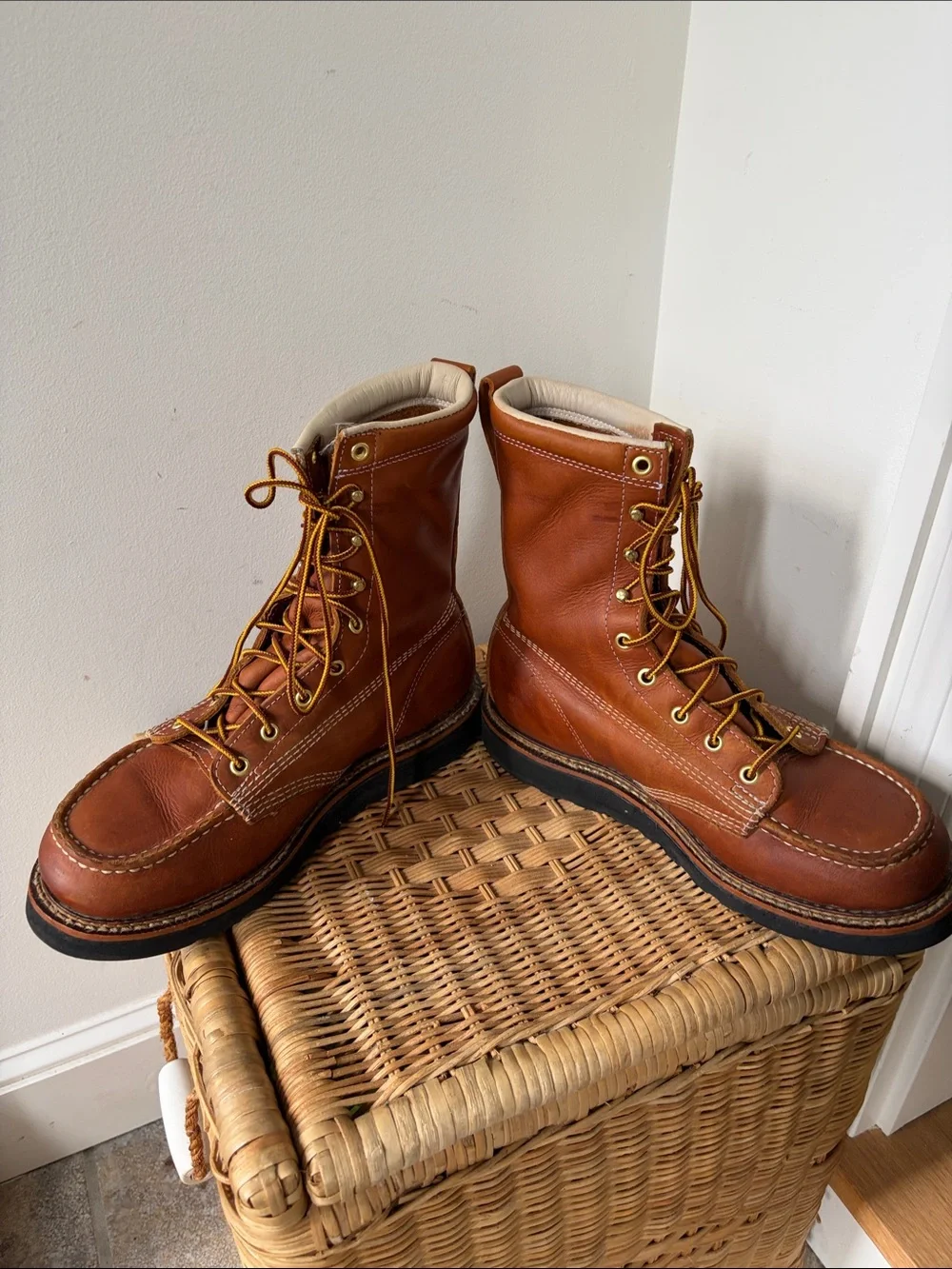 Thorogood American Heritage 8” Tobacco Moc Toe Black Wedge Size 8D NWOT